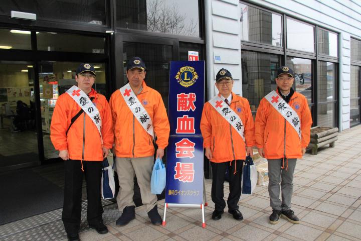 新ひだか町役場前参加ライオン