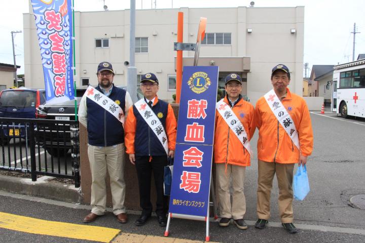 静内警察署前参加メンバー