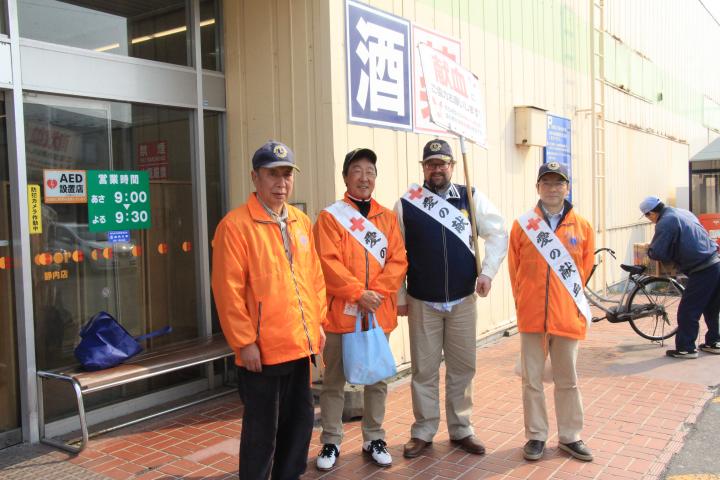 コープさっぽろ静内店前参加メンバー
