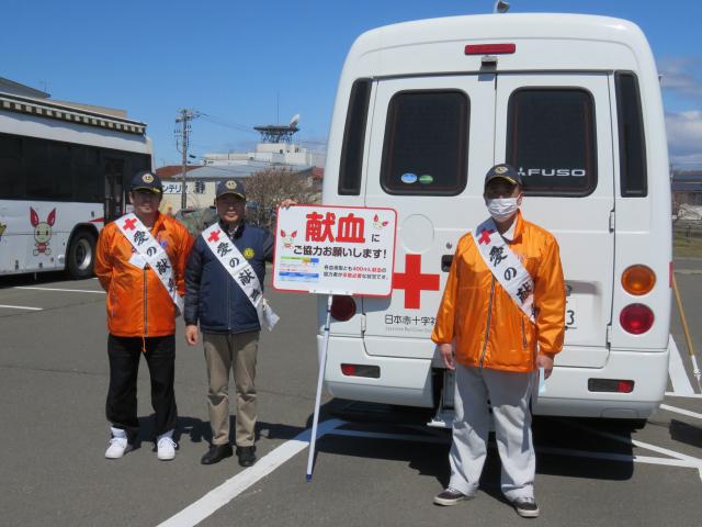 新ひだか町公民館前