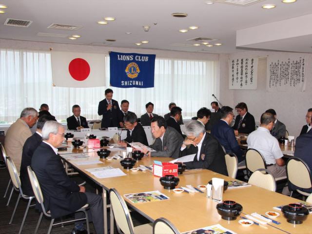 新年度初めての例会模様