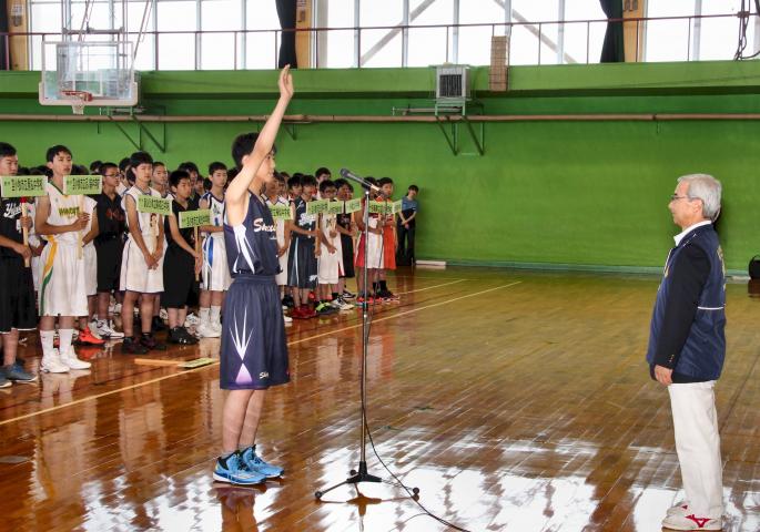 選手宣誓　　　新ひだか町立静内中学校　　男子主将