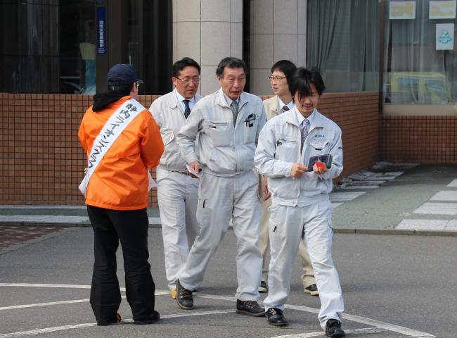 沢山のかたがたに献血を協力して頂きました。