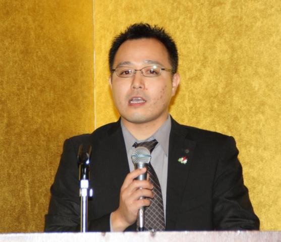 ゲストスピーチをする 篠原 辰二 氏 (新ひだか町社会福祉協議会)