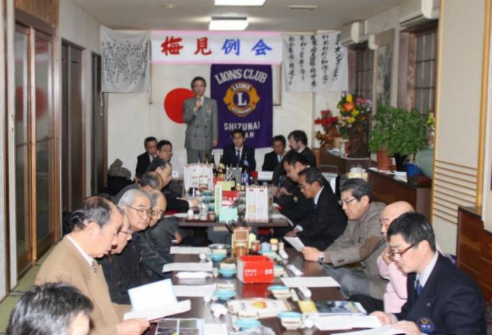 第二例会の様子、　L.蚊野会長の挨拶