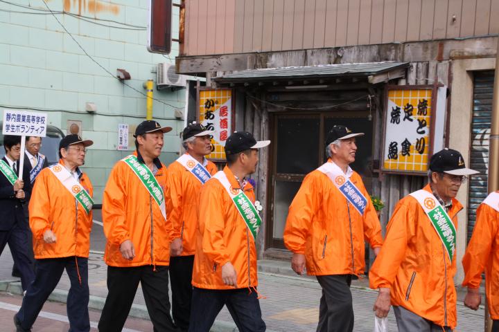 行進中のライオンズの皆さん