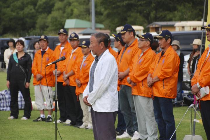 新ひだか町少年サッカー連絡協議会会長L大澤保文の閉式宣言。