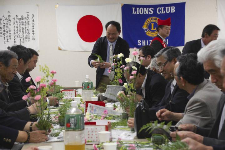 皆さん、説明通りに生けているでしょうか。