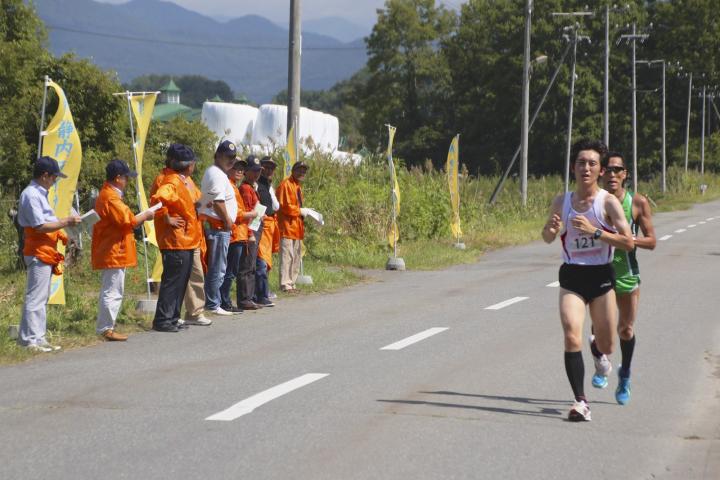 この時点でまだ4㎞残っていたが、最後まで1位を保った苫小牧市の村田和陽氏。