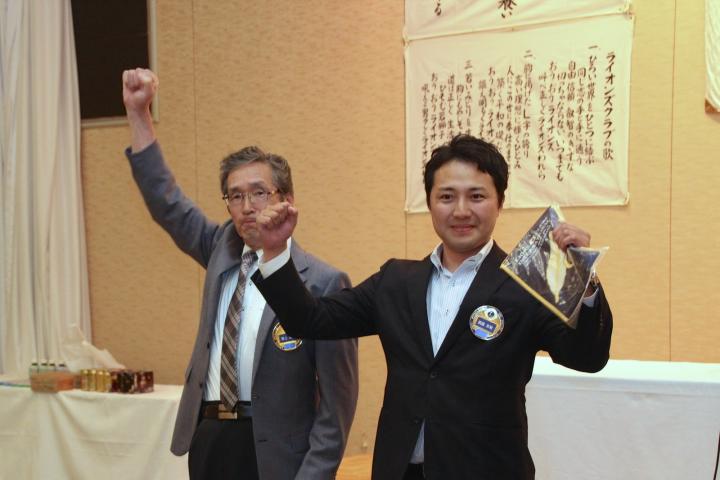 6月に入会したL野上郷志とL鍋藤克敏の新入会員バナーが前キャビネットから届いた。