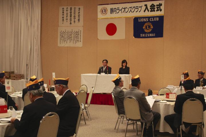 入会式で皆さん着帽の様子。