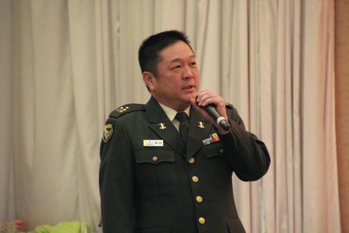 陸上自衛隊第7高射特科連隊長兼静内駐屯地司令神田謙1等陸佐。