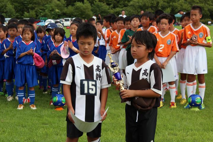 2年生以下の部も高静サッカースポーツ少年団が優勝しました。