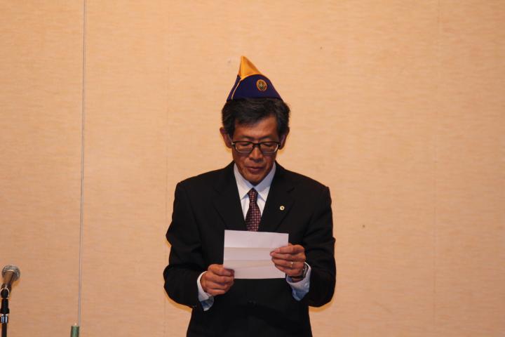 静内ライオンズに入会して、決意を述べる、青木Ｌ